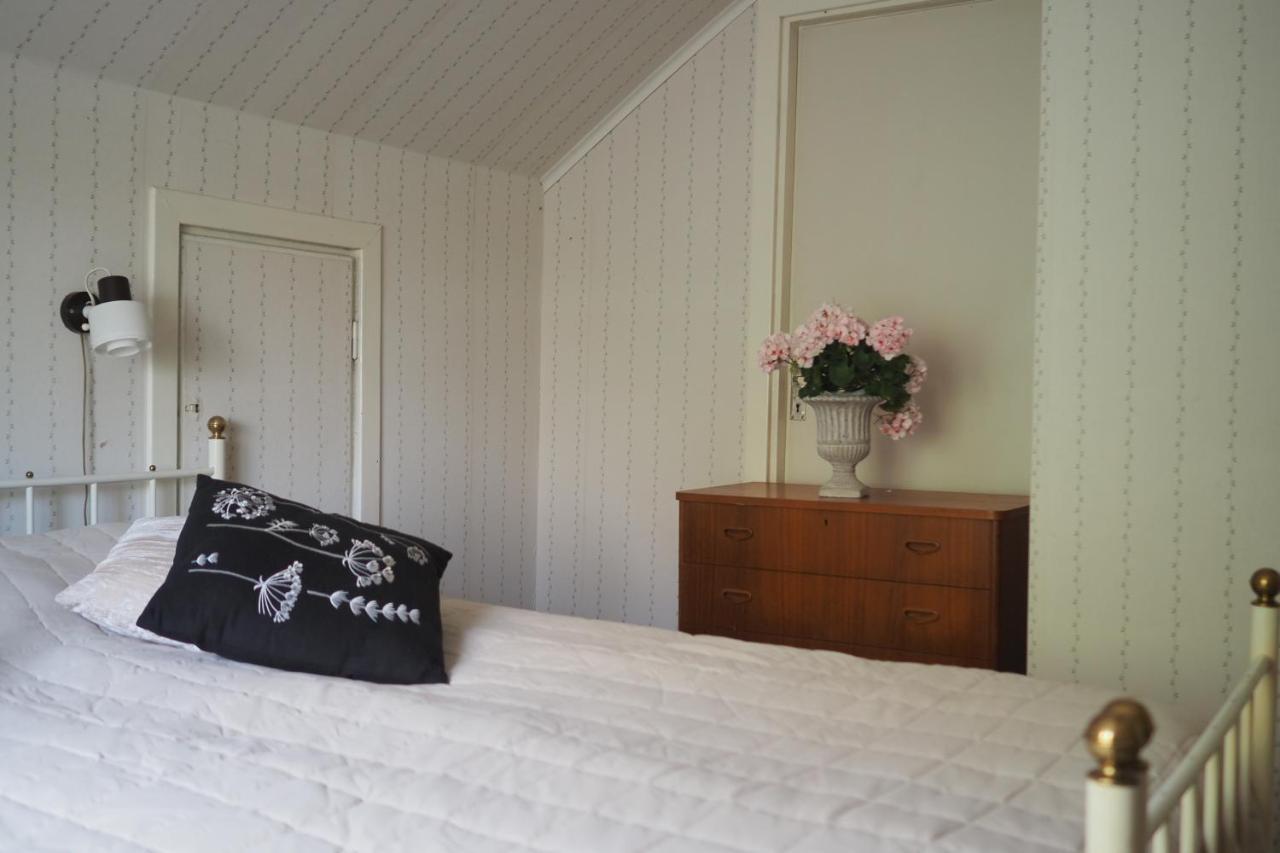 Brukshotellet Oeland - Vandrarhem Degerhamn Exteriör bild
